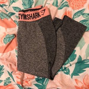Gym shark leggings